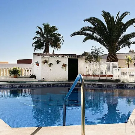 Beautiful With Balcony And Pool. 公寓