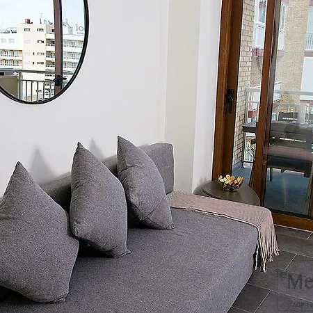 Beautiful With Balcony And Pool. 公寓 *